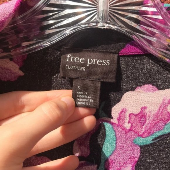 Black and Purple Floral Print Free Press Long Sleeve V-Neck Collared Blouse - Picture 9 of 15